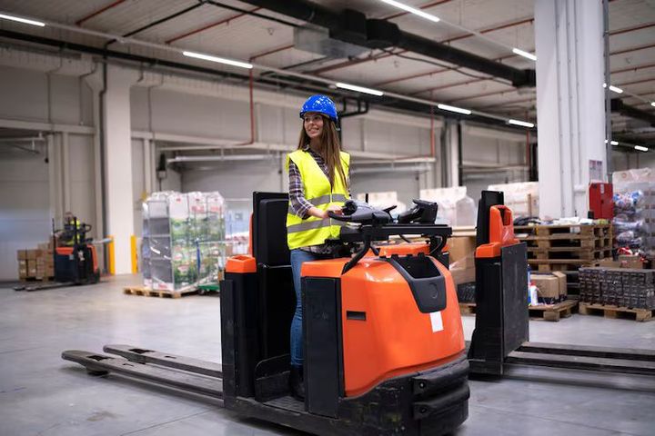Learn About Different Types of Forklifts and Their Uses in Warehouses