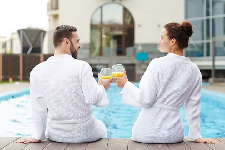 Couple Hotels: An Informative Guide to Privacy, Comfort, and Booking